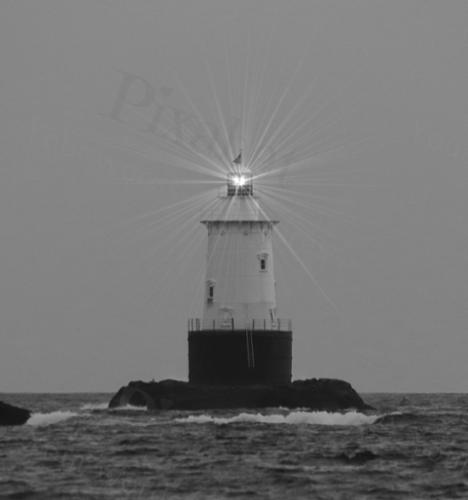 BNW SAKONNET WITH LIGHT